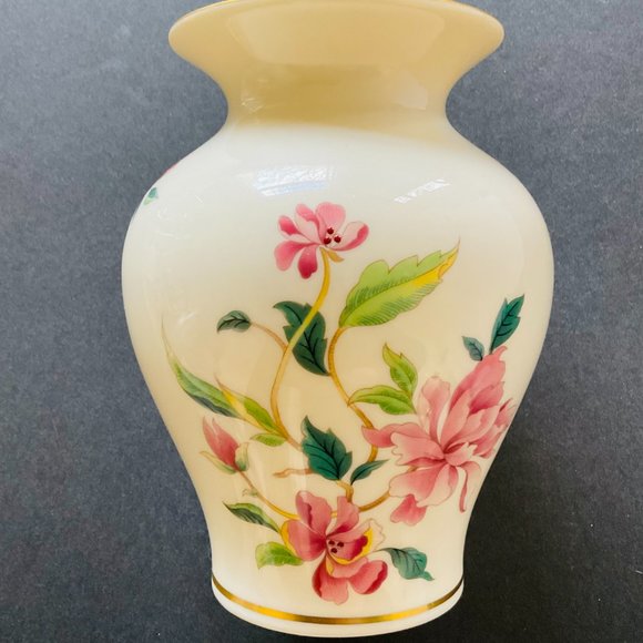 LENOX Vintage "Barrington Collection" Short Vase with Floral EUC - Picture 8 of 8